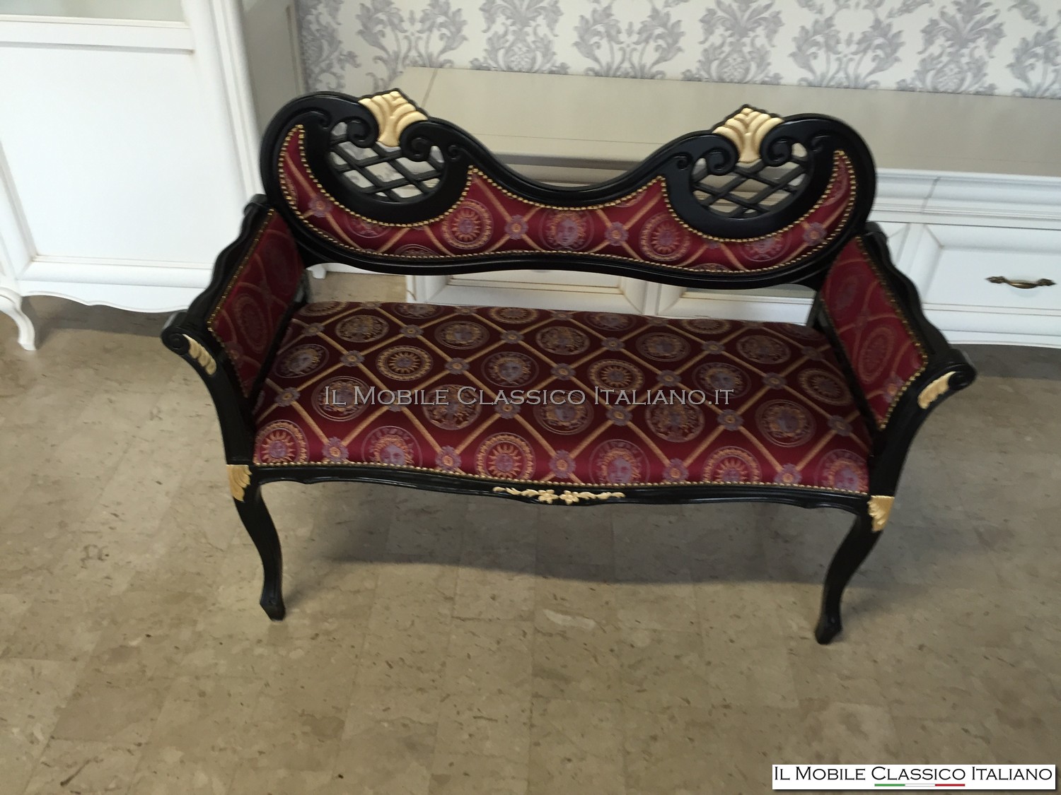 mobili classici divani 215